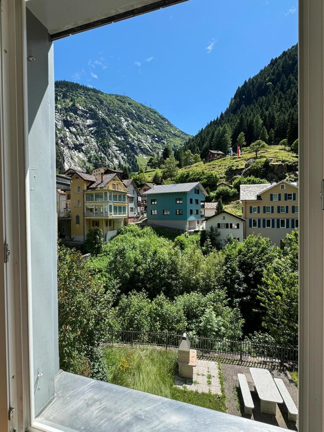 Alpine Haus Apartment Göschenen Exterior foto